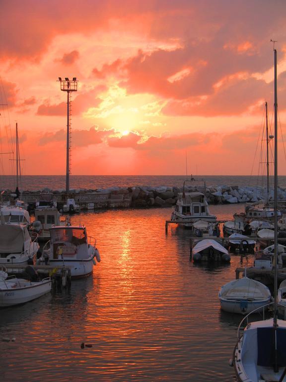 La Finestra Sul Mare B&B Livorno Buitenkant foto